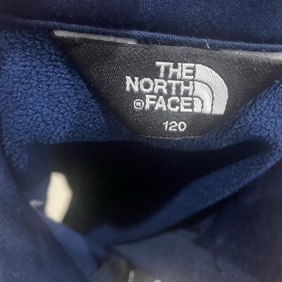 The North Face fleece jacket. Size 5/6. Unisex. - Picture 3 of 8